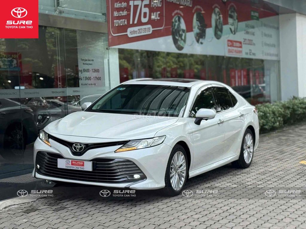 Toyota Camry 2020 2.5Q - siêu đẹp