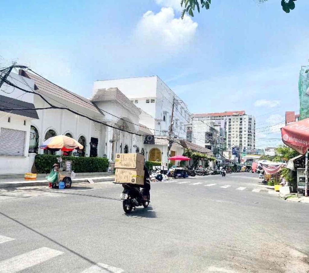 Nhà Mặt Tiền - 5 Tầng - 4x18m - Chỉ 7.x Tỷ, Kinh Doanh Đa Ngành