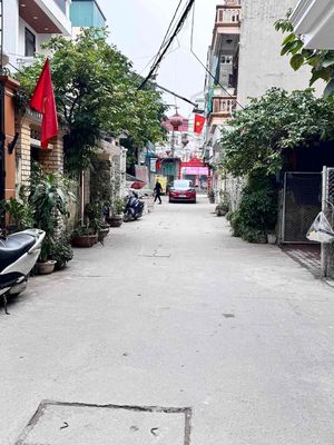 NHÀ DÂN XÂY 6 Tầng thang máy x 70m2 14pkk , khu phân lô ô tô tránh