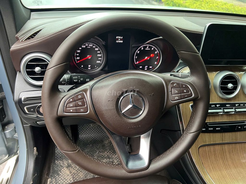 Mercedes Benz GLC 2018 250 4MATIC - 79999 km. Mua bán Ô tô tại Quận Long Biên Hà Nội được đăng bởi AUTO TÂN HƯNG THỊNH hình 12