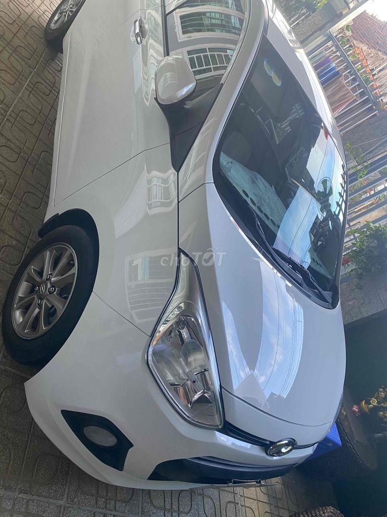 Hyundai Grand i10 2015 Trắng Số sàn. Mua bán Ô tô tại Huyện Định Quán Đồng Nai được đăng bởi Lethanh hình 3