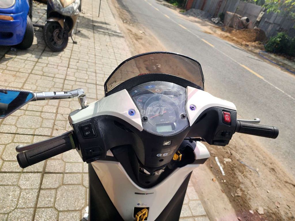 SH VIET 150I FULL Ý 95%. Mua bán Xe máy tại Huyện Mỏ Cày Bắc Bến Tre được đăng bởi Long hình 1