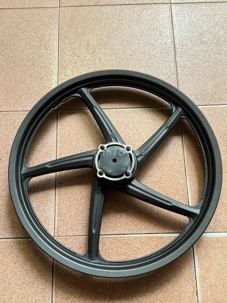 Mâm xe. Mua bán Phụ tùng xe tại Thành phố Nha Trang Khánh Hòa được đăng bởi Võ Hùng hình 2