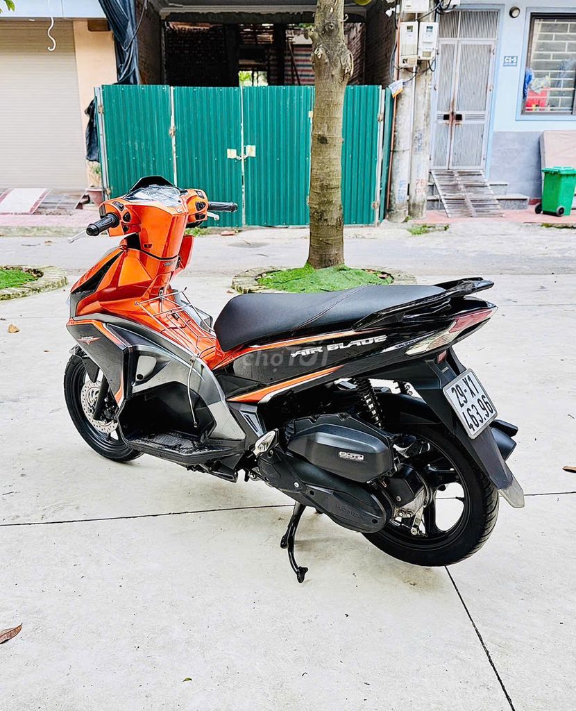 Honda AirBlade 125 chính chủ biển Hà Nội. Mua bán Xe máy tại Quận Bắc Từ Liêm Hà Nội được đăng bởi XE MÁY ÁNH QUÂN hình 3