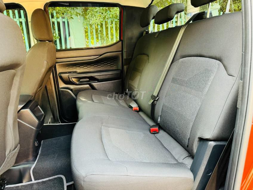 Ford Ranger XLS 4X4 2026 Tự động 6 cấp Trắng