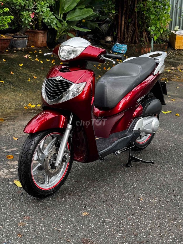 Honda SH 150i импорт Италия, красно-черный, VIN 007, родной мотор