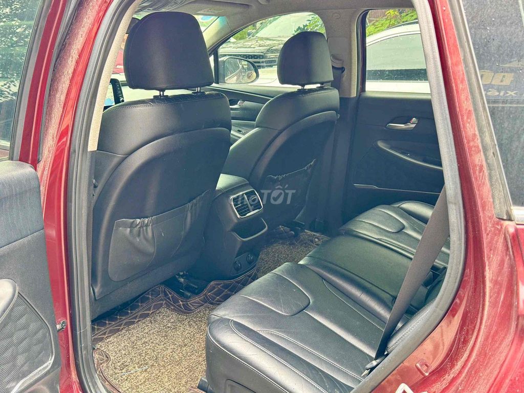 Hyundai SantaFe, 7 мест, автомат, бензин, красный