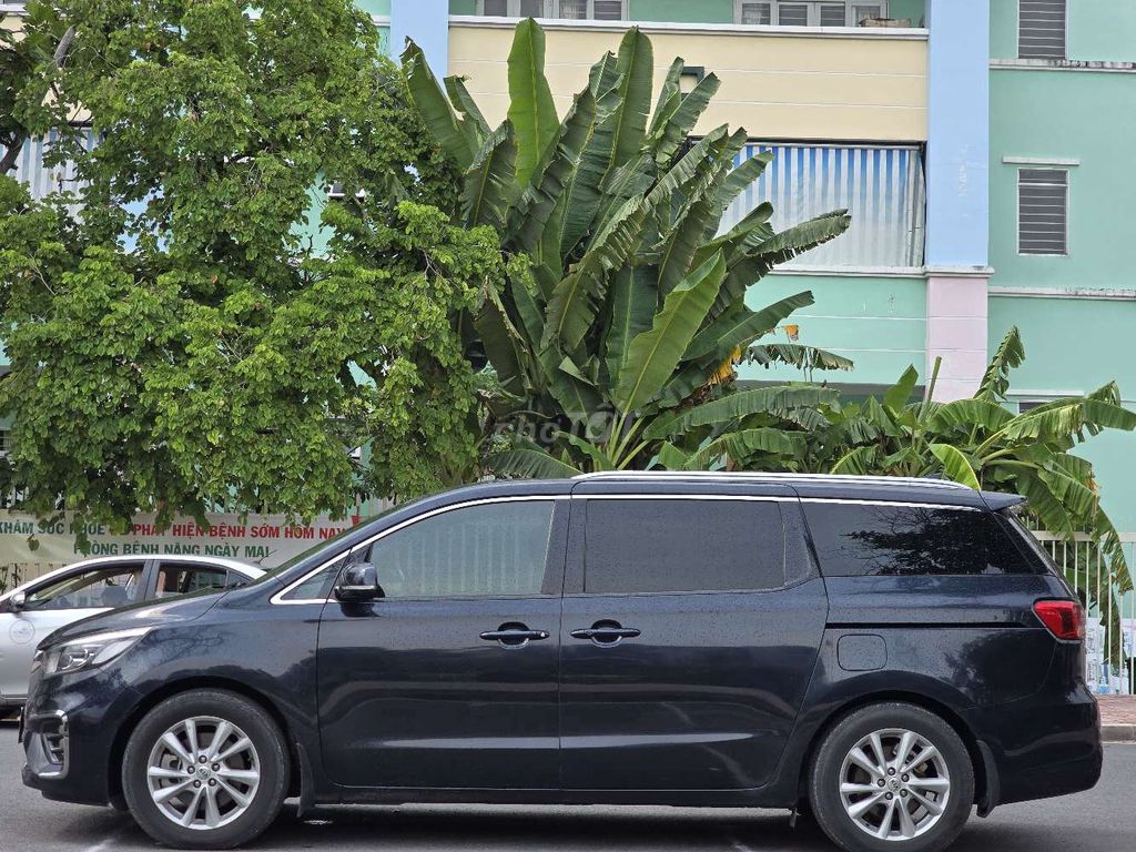 Kia Sedona 2.2L SX 2020 дизель полная комплектация 76000 км гарантия 1 год