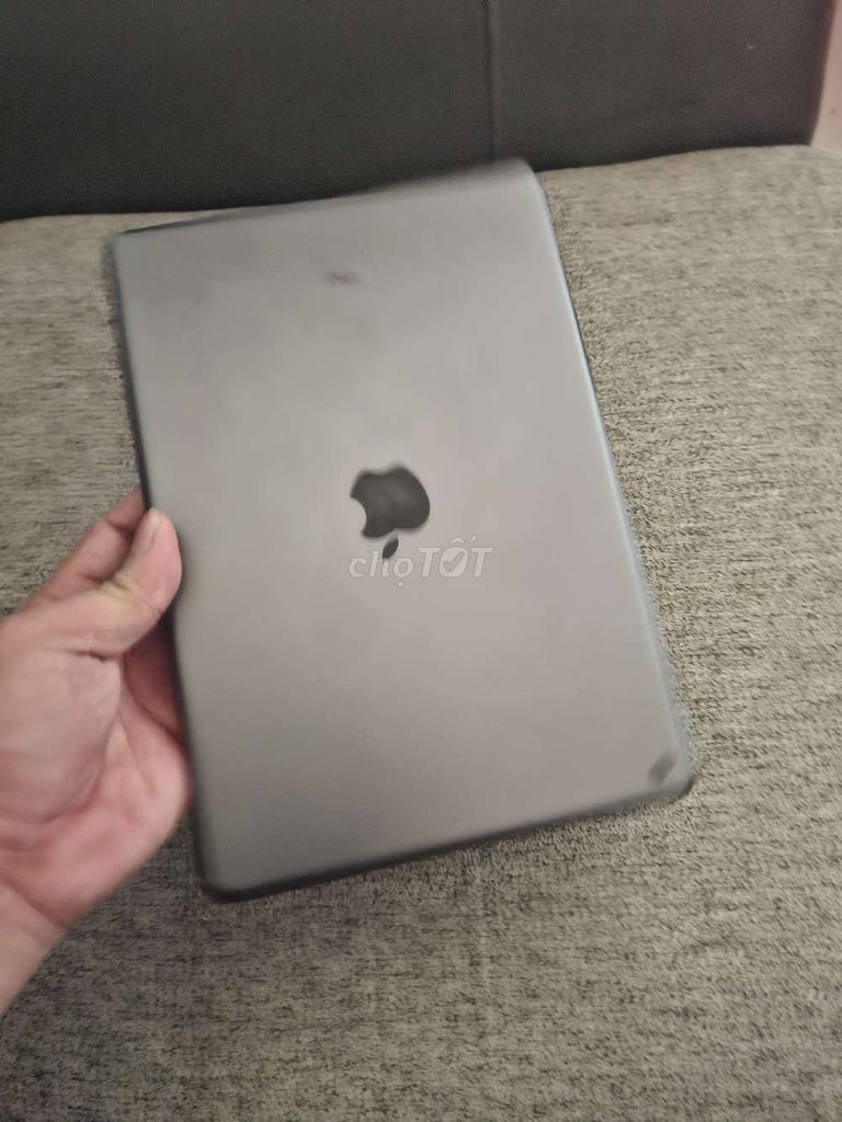 IPad Gen 7 Wifi 32GB Đen zin all. Mua bán Máy tính bảng tại Quận Bình Tân Tp Hồ Chí Minh được đăng bởi V I N H hình 1