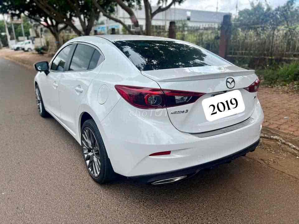 Mazda 3 2.0 AT 2019,xe đẹp không lỗi full đồ chơi