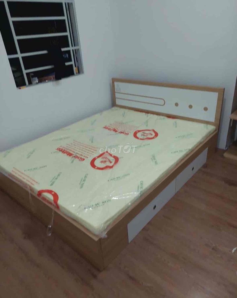 Giường ngủ Gỗ MDF Nâu 1m6x2mx30cm. Mua bán Giường, chăn ga gối nệm tại Huyện Nhà Bè Tp Hồ Chí Minh được đăng bởi Hong Le hình 1