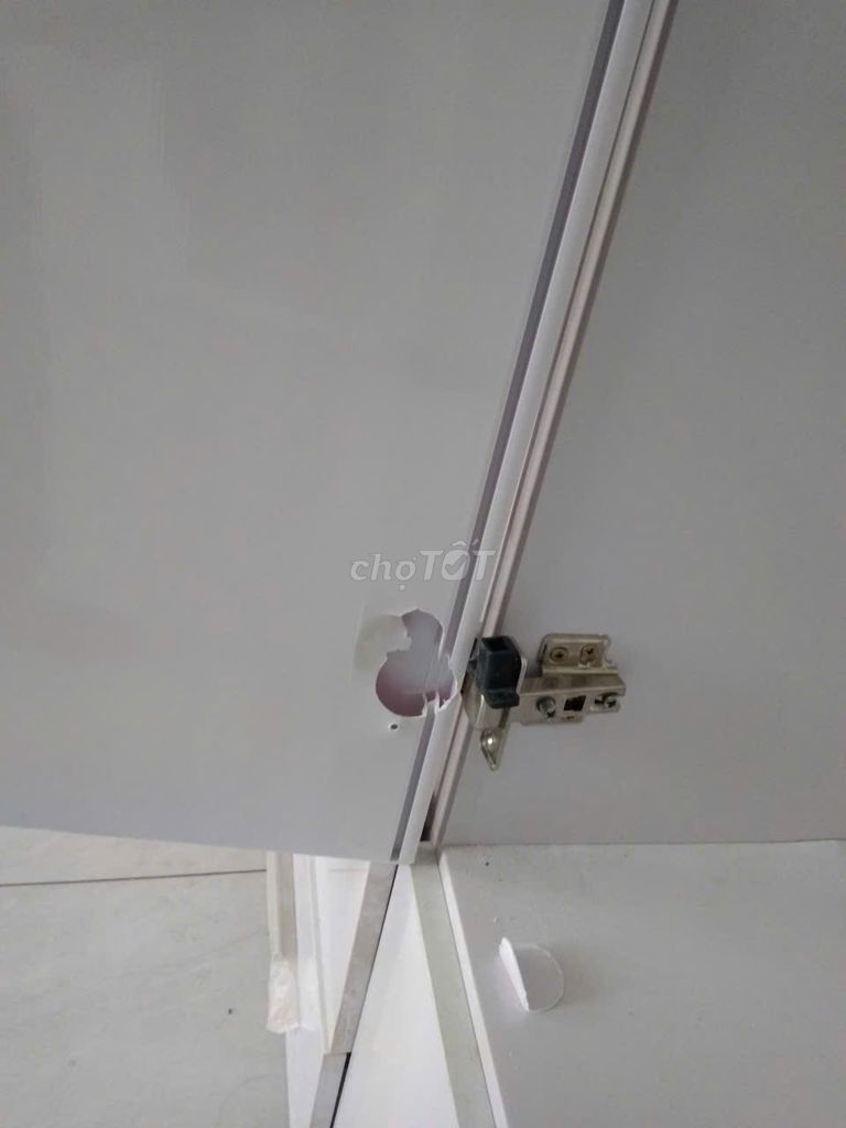 Tủ quần áo gỗ trắng đã sử dụng. Mua bán Tủ, kệ gia đình tại Thành phố Thủ Đức Tp Hồ Chí Minh được đăng bởi nguyen thanh dan hình 1