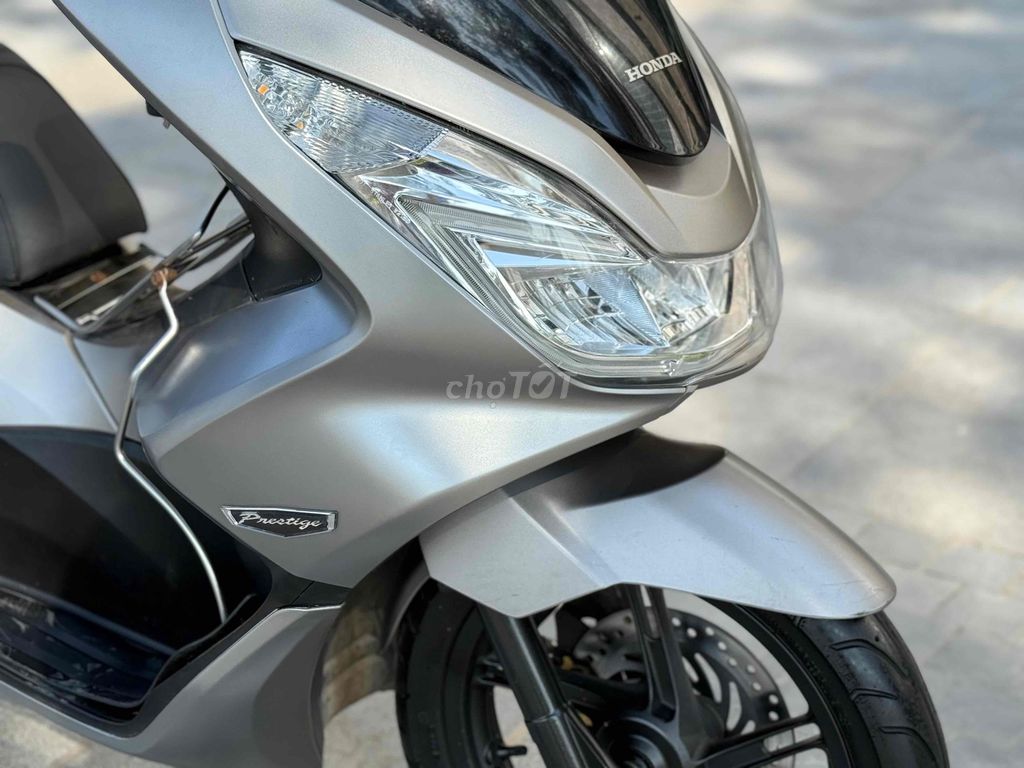 Honda PCX125 Classic 2015 Bạc Nhám Đẹp Nguyên. Mua bán Xe máy tại Quận Ba Đình Hà Nội được đăng bởi Xe Máy Nam Thi hình 3