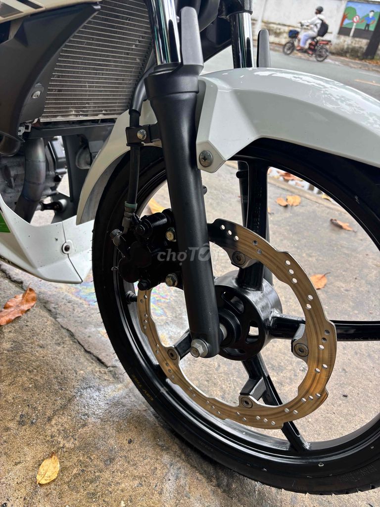 Suzuki Raider Satria Trắng Côn tay. Mua bán Xe máy tại Thị xã Bến Cát Bình Dương được đăng bởi xe máy trả góp tín nghĩa  hình 4