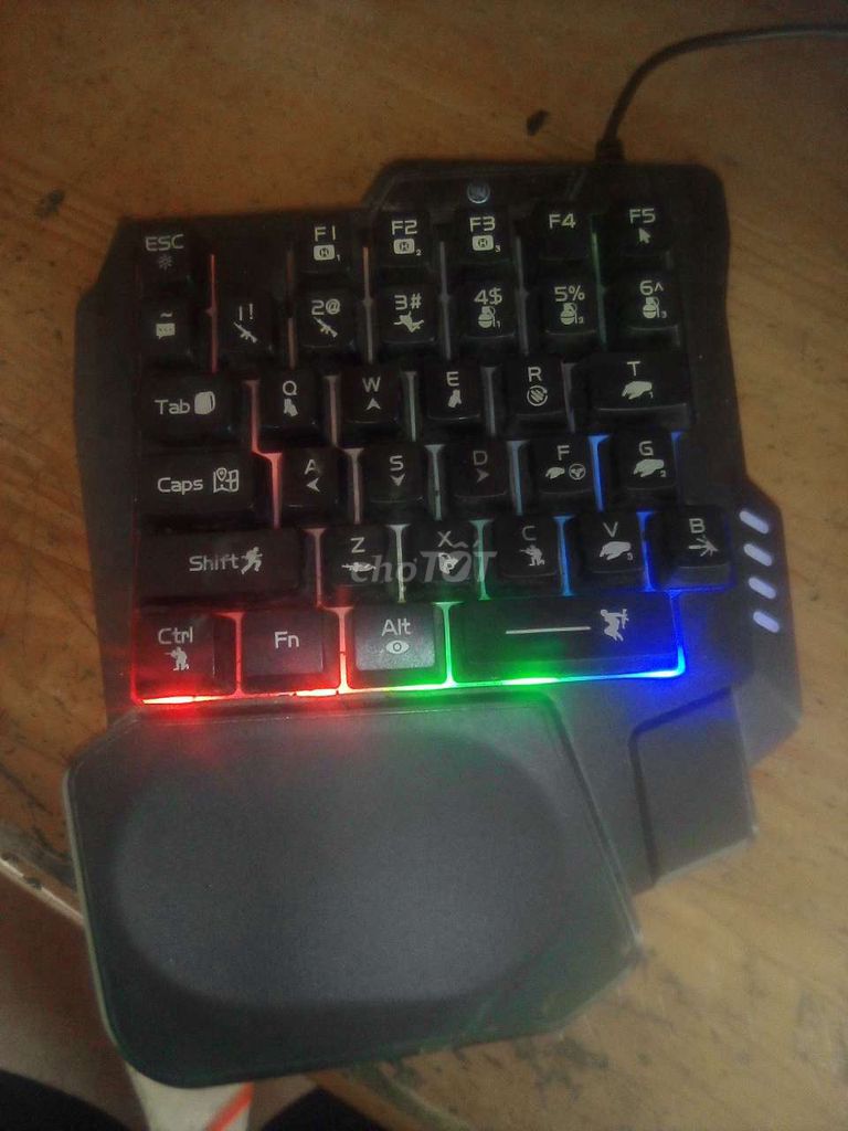 Bàn phím chơi game Đen RGB Nhỏ gọn. Mua bán Phụ kiện (Màn hình, Chuột...) tại Huyện Tân Trụ Long An được đăng bởi khang laptop cũ hình 1