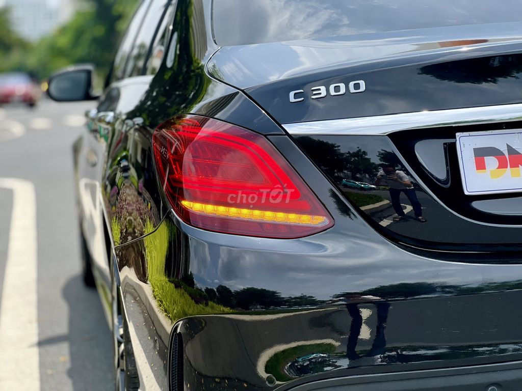 ❤️ MERCEDES C300 AMG - Model 2020, Black Edition. Mua bán Ô tô tại Quận 7 Tp Hồ Chí Minh được đăng bởi Tri Mercedes DNZ hình 7