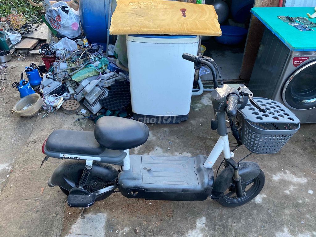 Cần bán xe đạp điện không bình. Mua bán Xe điện tại Quận 8 Tp Hồ Chí Minh được đăng bởi đồ cũ giá rẻ hình 1