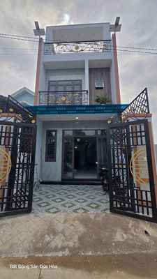 Ngay chợ, ubnd xã mỹ hanh nam, Nhà 2 lầu 5x22 đường bê tông thông. Mua bán nhà ở tại Huyện Đức Hòa Long An được đăng bởi Trần Tuấn BĐS Cao Cấp