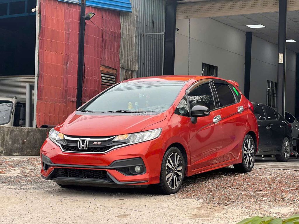 Honda Jazz 2019 1.5 RS - 32000 km. Mua bán Ô tô tại   được đăng bởi BÌNH VÌNH PHÚ CHUYÊN XE LƯỚT BAO TEST HÃNG  hình 1