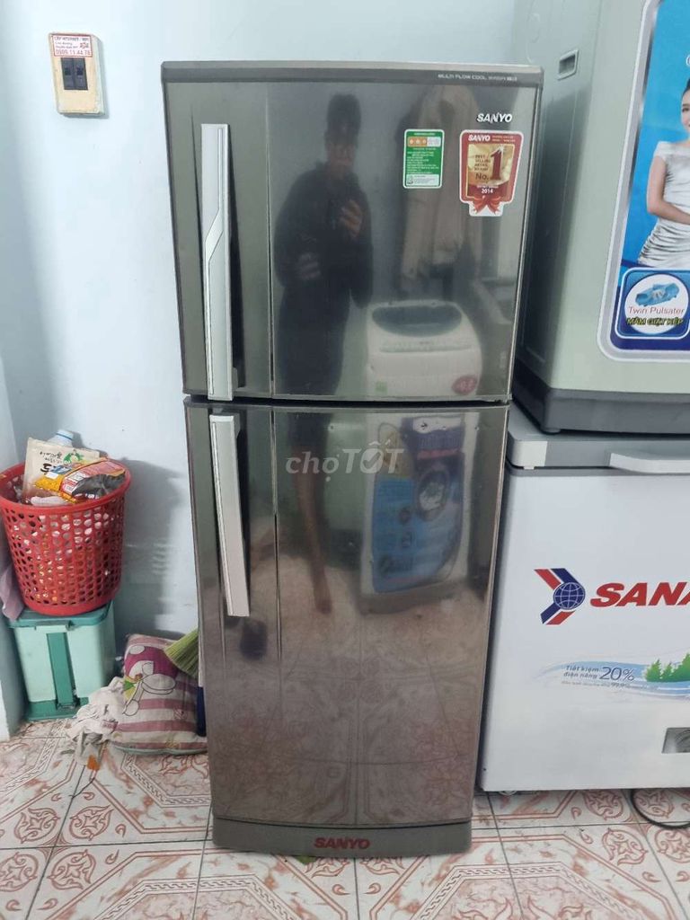 Thanh lý tủ lạnh Sanyo 186L zin đẹp nguyên bản