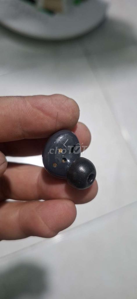 Tai nghe Samsung Buds 2 Xám tai phải. Mua bán Tivi, Âm thanh tại Thành phố Thuận An Bình Dương được đăng bởi  rẻ nhất quả đất hình 1