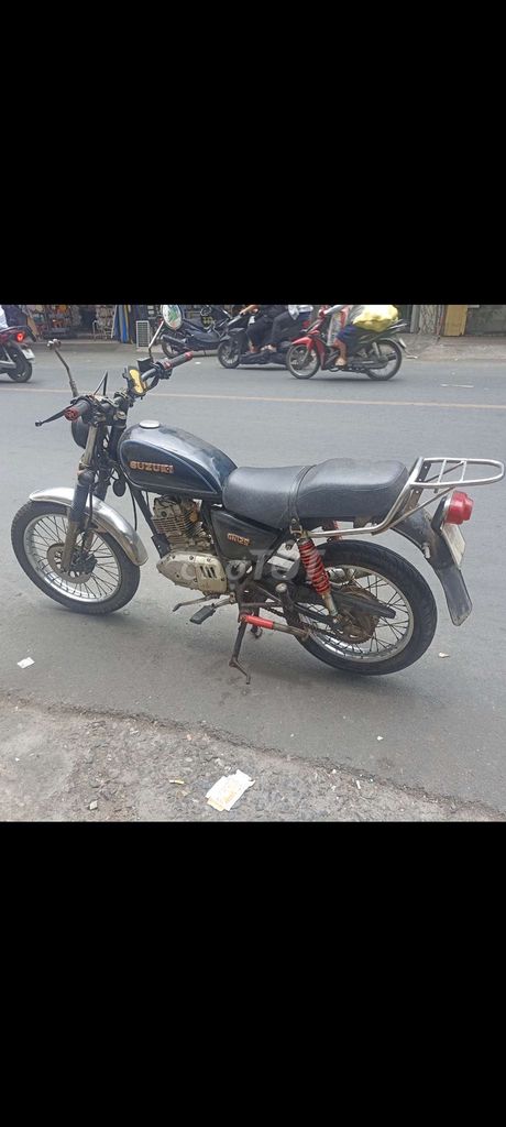 Suzuki GN zin đẹp trùm mền ít sử dụng. Mua bán Xe máy tại Quận 10 Tp Hồ Chí Minh được đăng bởi văn phúc  hình 4