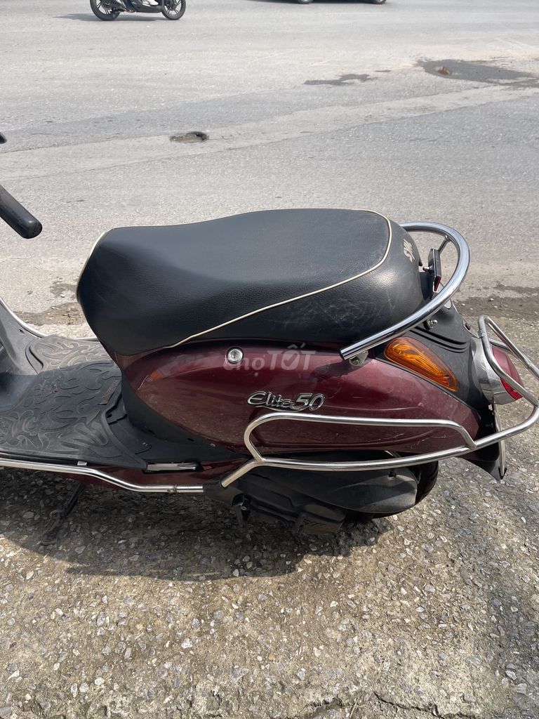 Скутер SYM Elite 50 красный