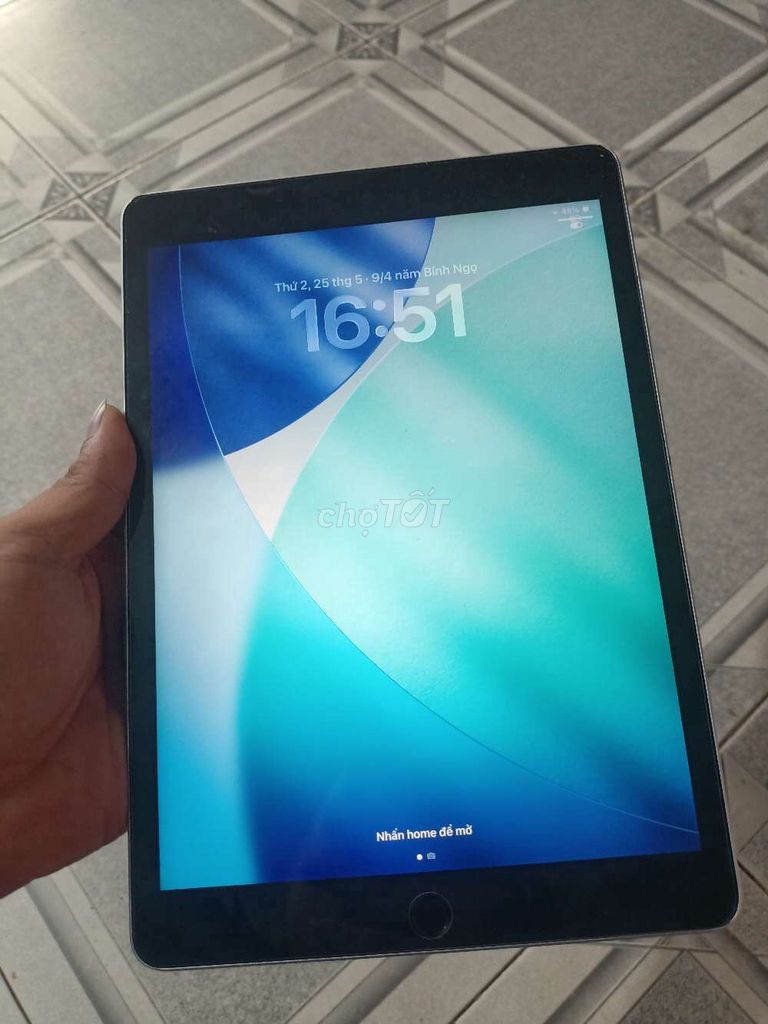 IPad Gen 9 64GB Trắng Wifi zin all . Mua bán Máy tính bảng tại Quận Bình Tân Tp Hồ Chí Minh được đăng bởi V I N H hình 1
