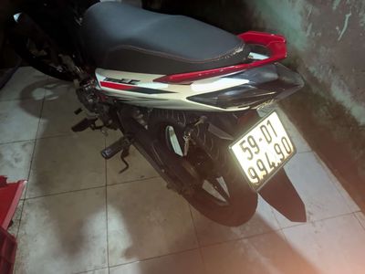 Yamaha Exciter 135 2014 5 số côn tay Đỏ trắng đen. Mua bán Xe máy tại Huyện Đức Hòa Long An được đăng bởi Hải Dương