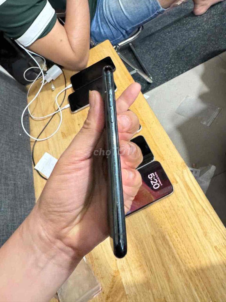 11Pro thay màn còn lại Nguyên zin , có hỗ trợ góp. Mua bán Điện thoại tại Quận Gò Vấp Tp Hồ Chí Minh được đăng bởi Bee Mobile  hình 3