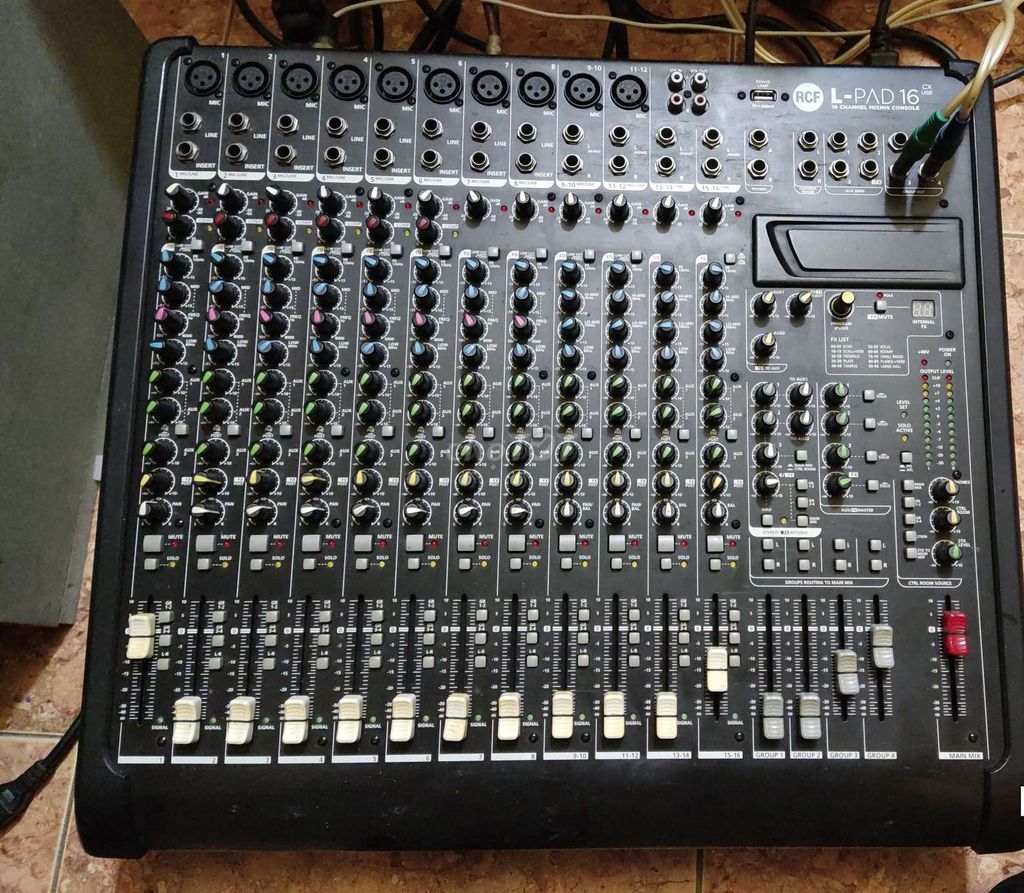 Mixer RCF LPAD 16CX USB kết hợp effect T.C M300