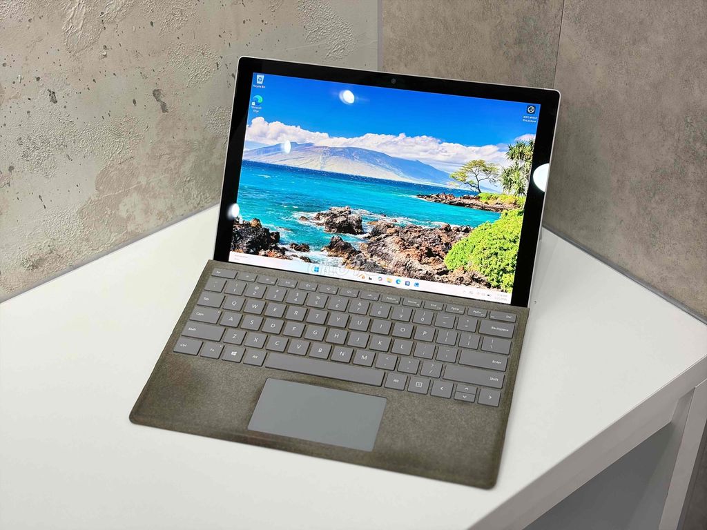 Microsoft Surface Pro 5 i7 16GB/512GB. Mua bán Laptop tại Quận 10 Tp Hồ Chí Minh được đăng bởi Nguyễn Quang Huy hình 1