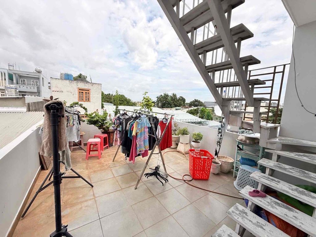 Дом 5 этажей, 95м2, ширина 5м, прямо у Cityland Фан Ван Три