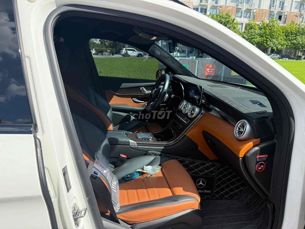 Mercedes Benz GLC 2021 200 4Matic - 22000 km. Mua bán Ô tô tại Quận Hà Đông Hà Nội được đăng bởi Toyota Hà Đông Tsure hình 5