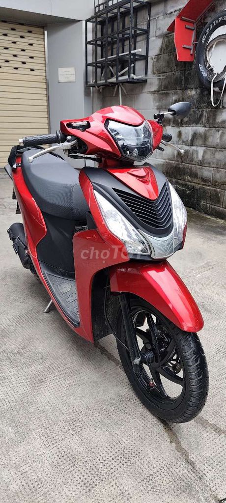 Honda Vision 2018 красный