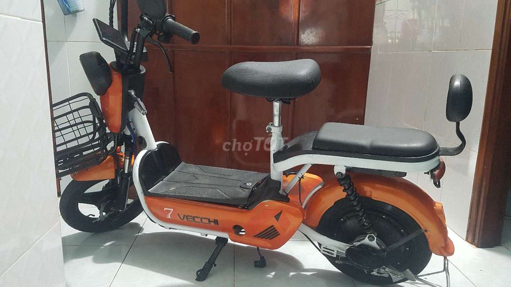 Xe đạp điện màu cam rất mới và đẹp. Mua bán Xe điện tại Huyện Long Hồ Vĩnh Long được đăng bởi  Nguyễn Gia Hào  hình 1