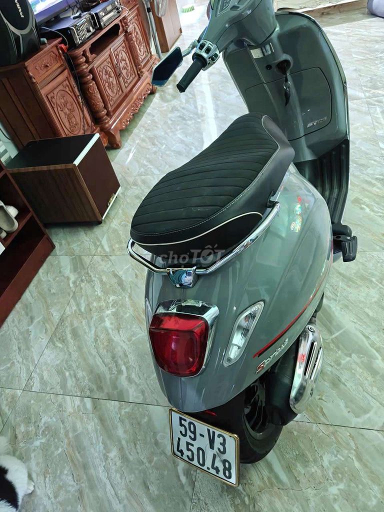 Принт Piaggio Vespa 2021 проехал 10 000 км.