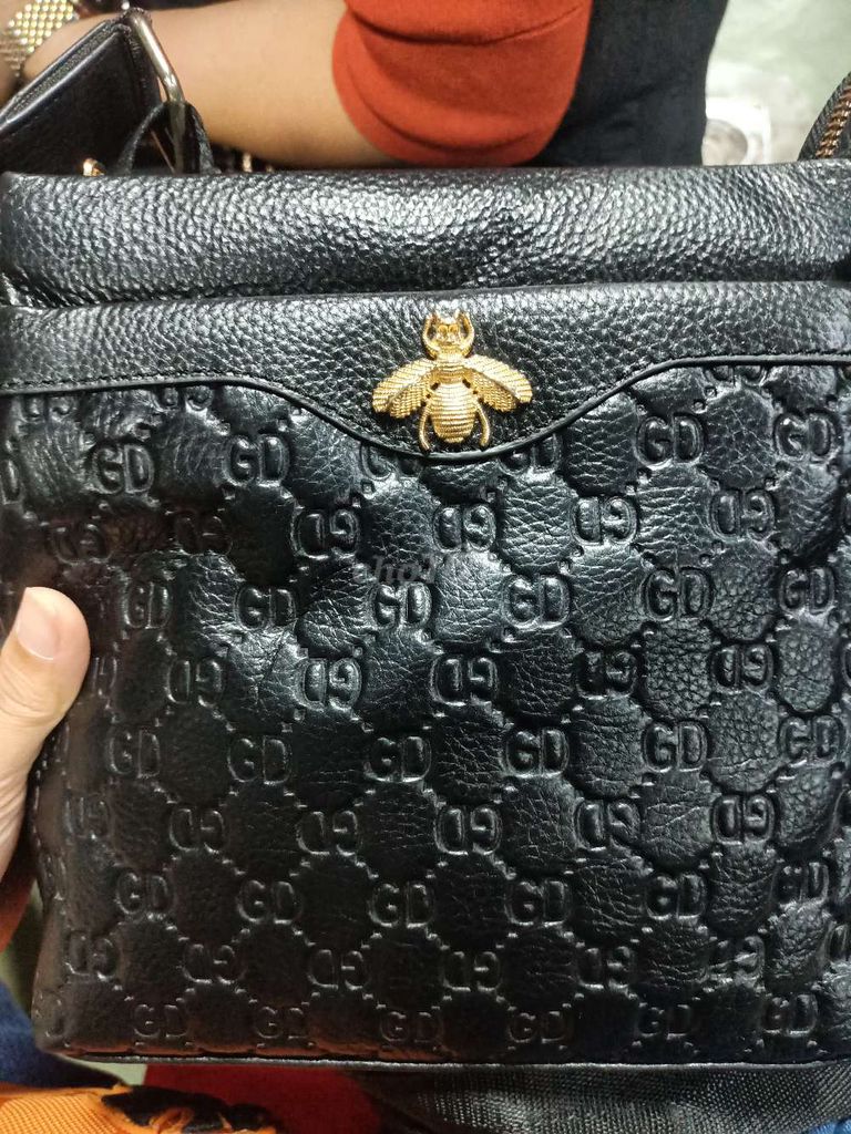 Túi Gucci ong size 20*20 da mềm xịn đẹp.