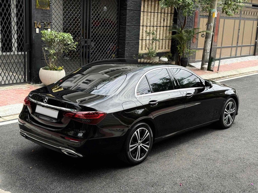 Mercedes Benz E180 model 2022 1 chủ. Mua bán Ô tô tại Quận 8 Tp Hồ Chí Minh được đăng bởi Khoa nguyễn hình 8