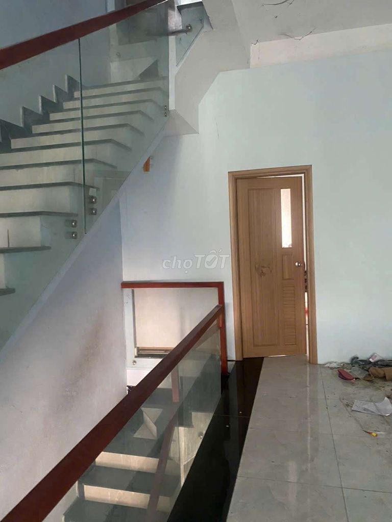 NHÀ ĐƯỜNG 7M5 BÙI GIÁNG KHU BẾN XE 4 MÊ TẦNG TUM