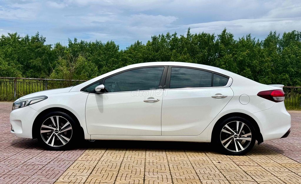 Kia Cerato 2018 1.6 AT Luxury - 81000 km. Mua bán Ô tô tại Quận Cẩm Lệ Đà Nẵng được đăng bởi nguyễn văn khoa hình 6