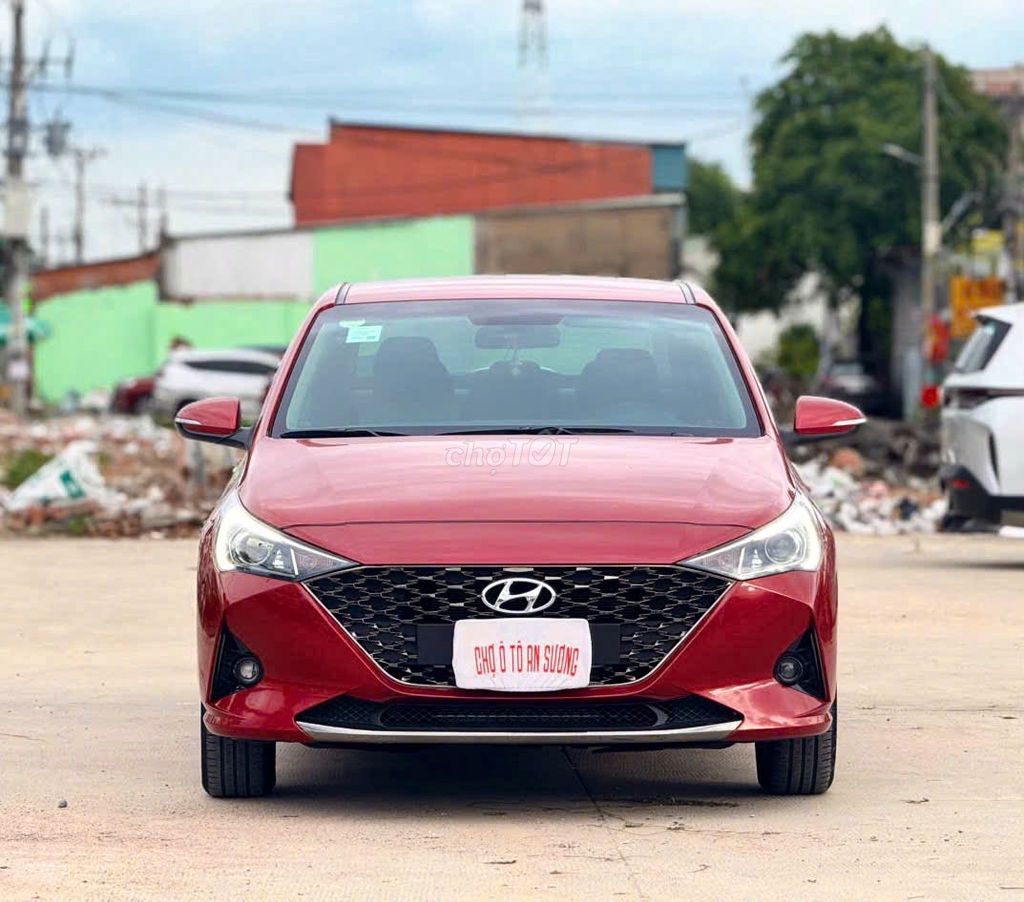 Hyundai Accent 2023 механика красный