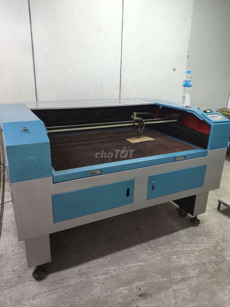 Máy cắt laser 80x120cm 80W. Mua bán Đồ chuyên dụng, Giống nuôi trồng tại Thành phố Thủ Đức Tp Hồ Chí Minh được đăng bởi Phong hình 1