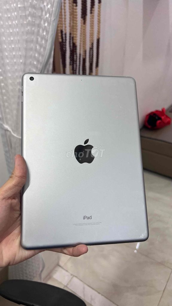 Apple iPad Gen 6 32GB Bạc. Mua bán Máy tính bảng tại Quận 3 Tp Hồ Chí Minh được đăng bởi Huy Nguyen hình 1