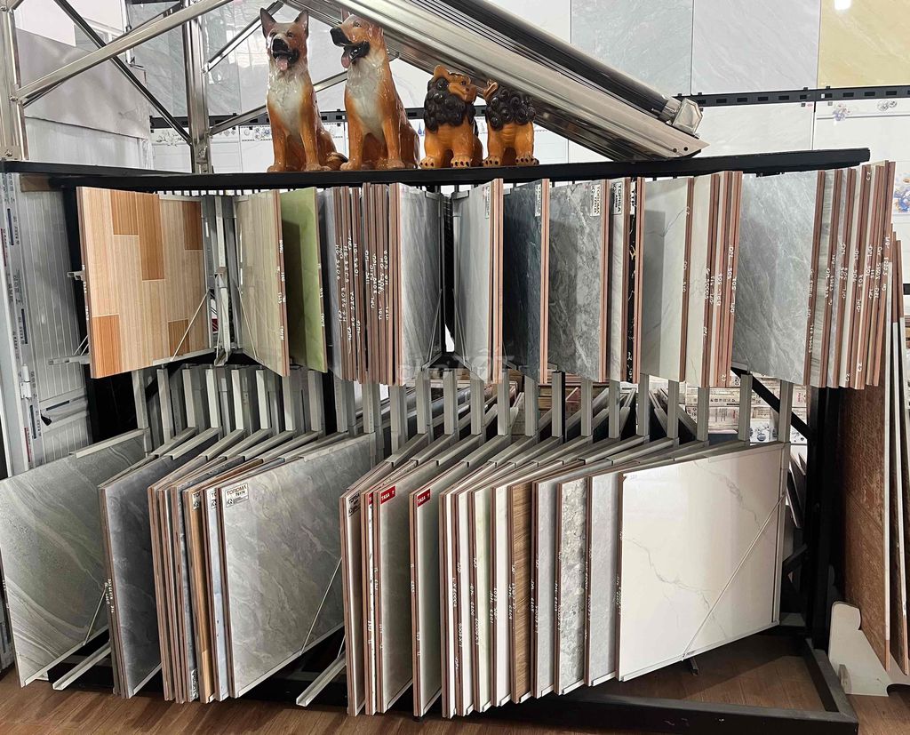KỆ TRƯNG BÀY GẠCH MEN. Mua bán Tủ, kệ gia đình tại Huyện Mang Thít Vĩnh Long được đăng bởi Đoàn Kiến Quốc  hình 1