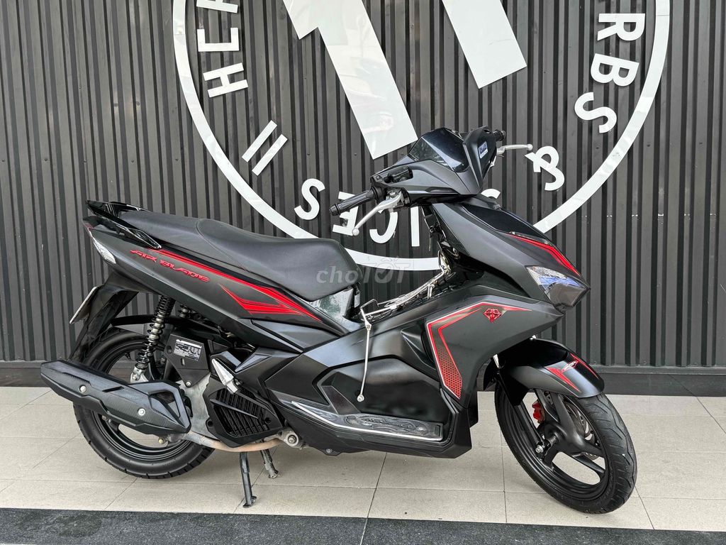Honda Air blade - Ab 2018  Đặc biệt Đen nhám bs43. Mua bán Xe máy tại Quận Hải Châu Đà Nẵng được đăng bởi Lê vy  hình 4