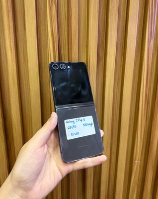 Samsung Z Flip 5 bản 512gb SSVN nguyên zin. Mua bán Điện thoại tại Quận 10 Tp Hồ Chí Minh được đăng bởi Đăng Sơn Store