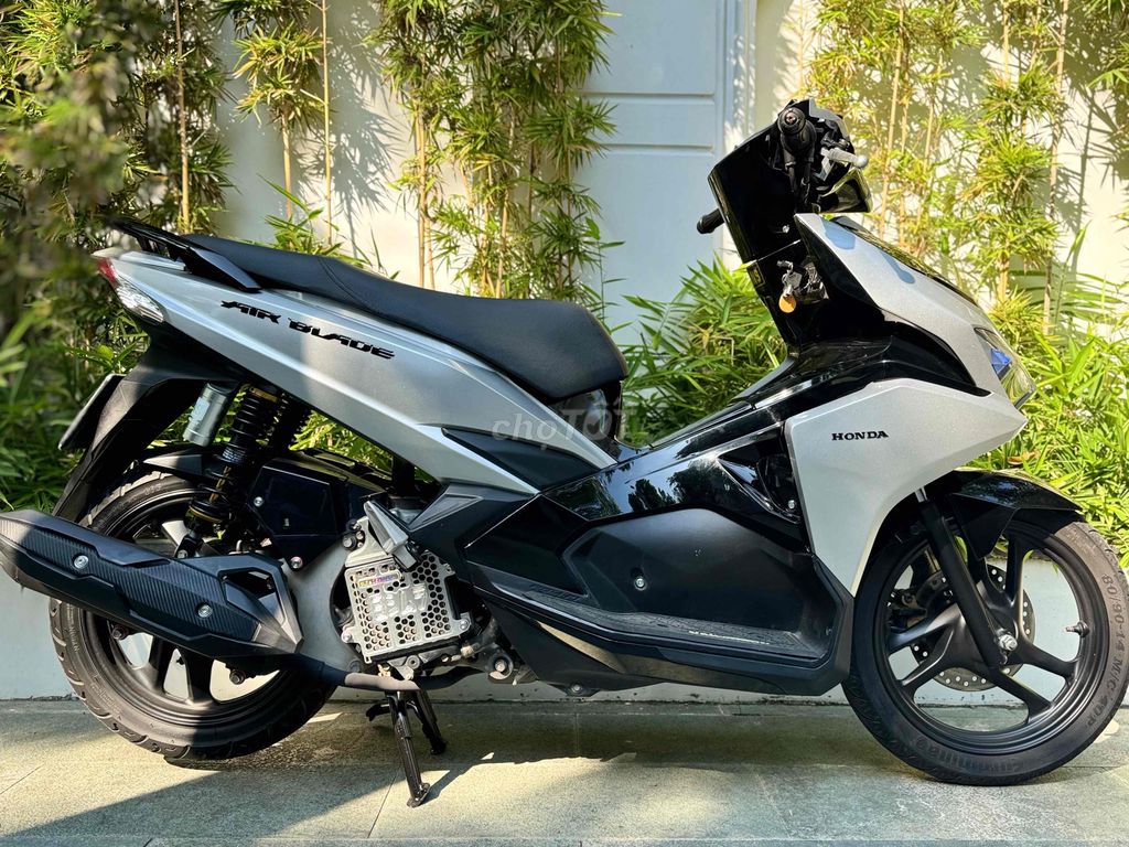 air blade bạc Porsche. Mua bán Xe máy tại undefined undefined được đăng bởi cửa hàng xe máy Bốn Nguyễn quận 9 hình 4