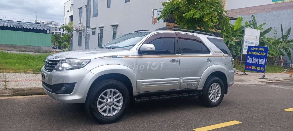 Toyota Fortuner 2013 2.7V 4x2 - 120000 km màu bạc