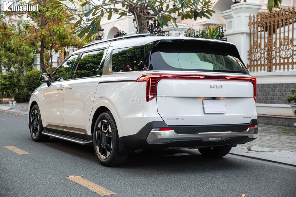 Kia Carnival model 2025 Signature 12000 km Trắng. Mua bán Ô tô tại Quận Gò Vấp Tp Hồ Chí Minh được đăng bởi NGUYỄN MINH VUA XE LƯỚT hình 5
